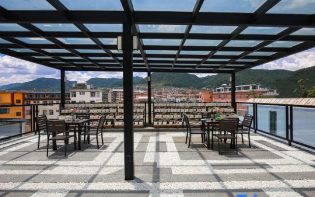 No.1 Art Hotel
