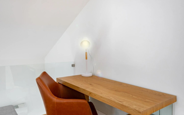 WHome Riverside View Premium Apartment w/ AC & Terrace