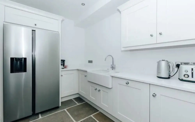 Woodvale Retreat - Sleeps 20