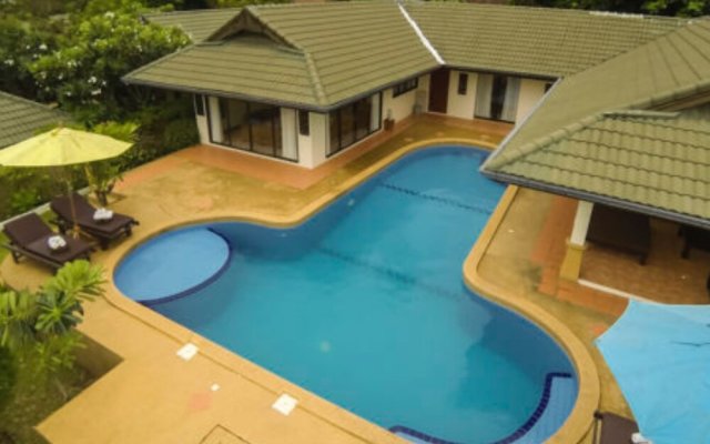 8 Bedroom Twin villas on Samrong Bay beach front resort