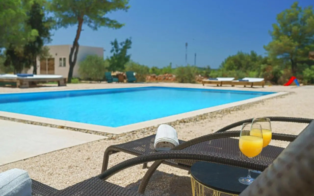 "The 7th Heaven Garden"Villa