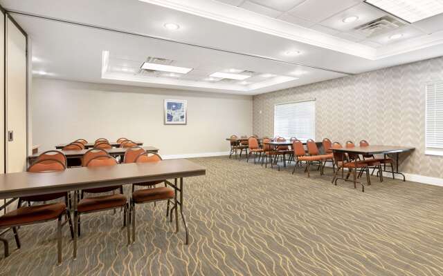 Best Western Plus Appleton Airport/Mall Hotel