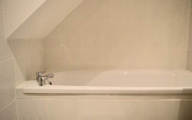 Contemporary 2 Bedroom Apartment in Bristol City Centre