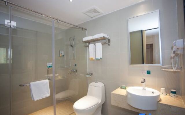 Queen Design Hotel (Qiandeng Lake Resort Guicheng Subway Station Branch)