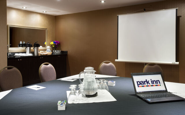 Park Inn By Radisson Toronto - Markham