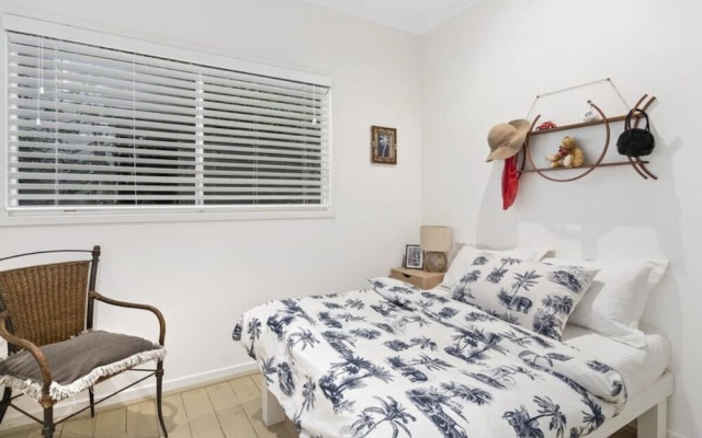 Burleigh Coastal Escape 4BR Home