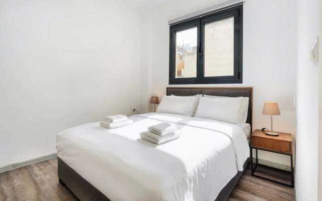 Sanders Home Suites - Bright Downtown 2-bdr. Apt
