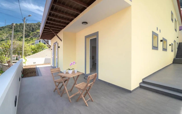 Fernandes House