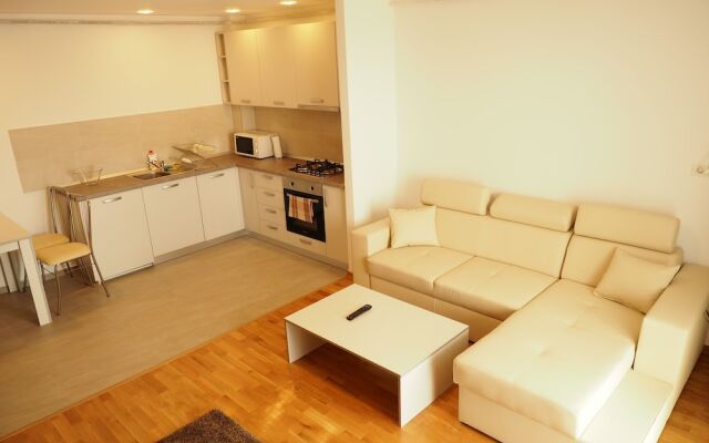 Hill Residence