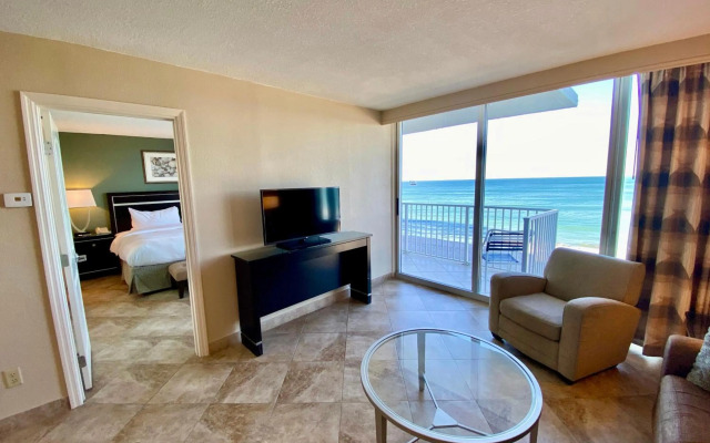 Radisson Suite Hotel Oceanfront