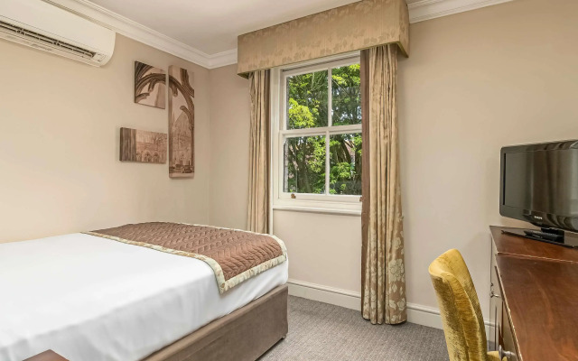 Mercure White Hart Hotel Salisbury and Apartments