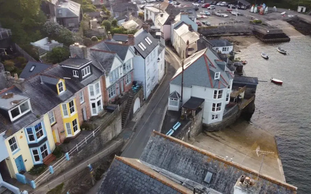 The Slipway Suite, Fowey Harbour & Parking 1 Min