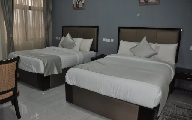 Relax Court Hotel