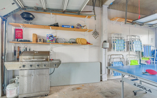 Walk to Pirates Beach - Luxe Galveston Home