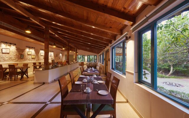 Aacorn Hideaway Resort & Spa