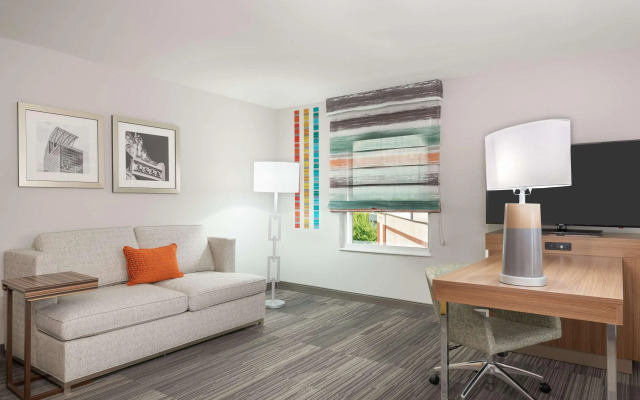 Hampton Inn & Suites Atlanta Buckhead Place