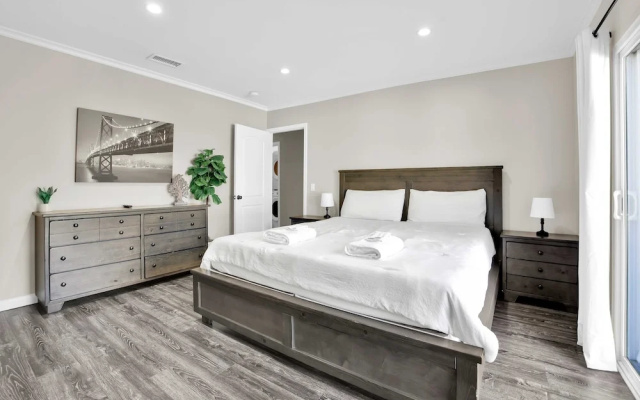 Martha by Avantstay Brand New LA Valley Home