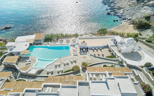 Mykonos Lolita, A Grecotel Resort To Live