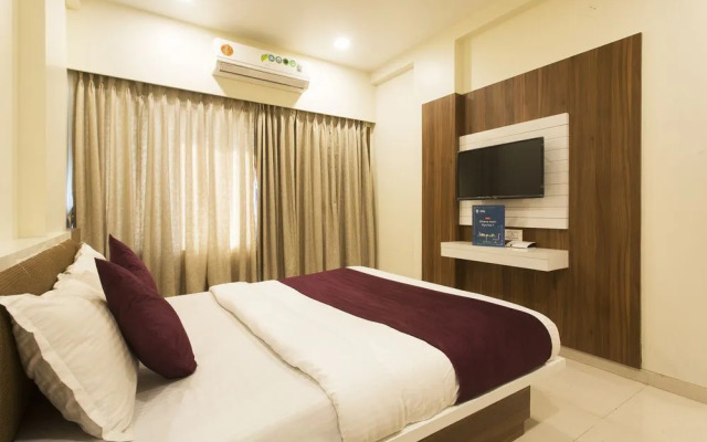 OYO 10355 Hotel SK Regency