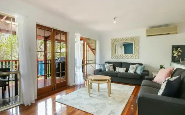 Stylish 3 Bedroom Family Home in Leafy Paddington