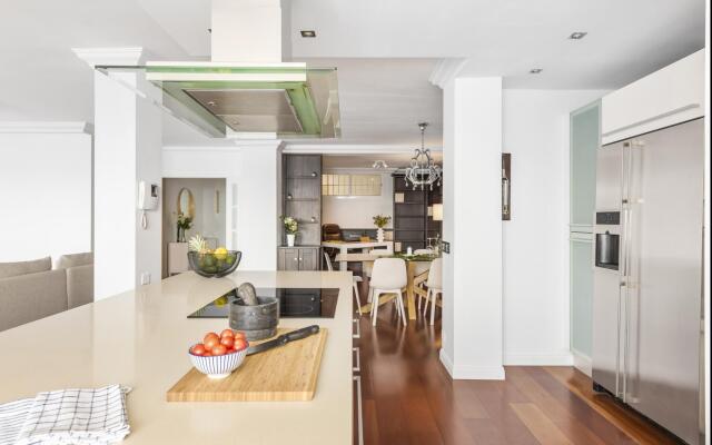 Spacious beach apartment with private parking