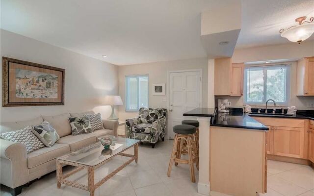 Waves 17 - One Bedroom Condo