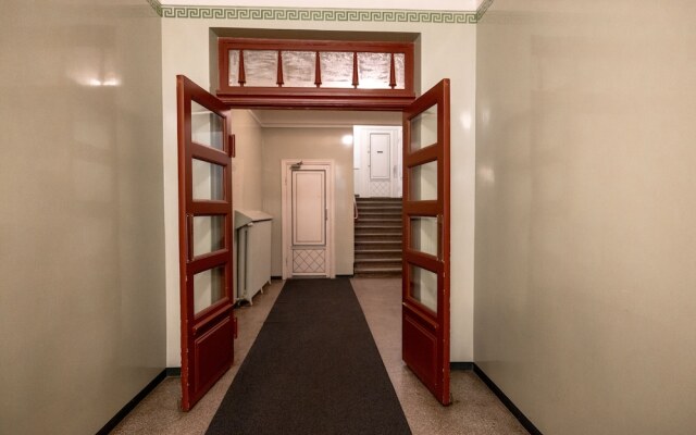 2ndhomes Top Floor 3BR Apartment w Sauna