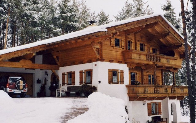 Cozy Apartment in Obsteig near Ski Area