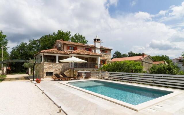 Holiday house Matija with a pool