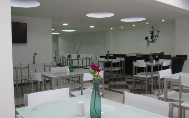 Expo Hotel Ferial