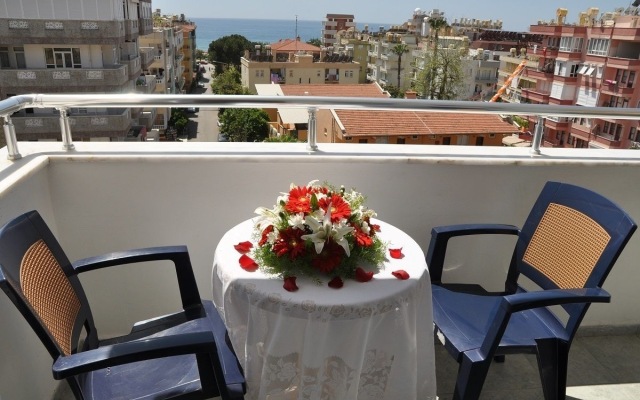 Kleopatra South Star Apart