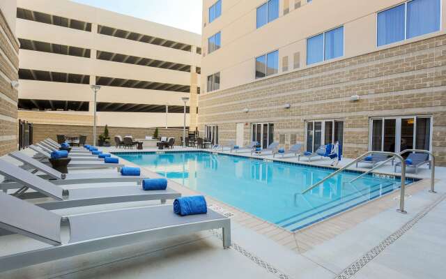 DoubleTree by Hilton Evansville