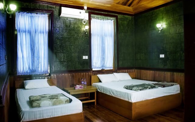 Golden Mrauk U Guest House