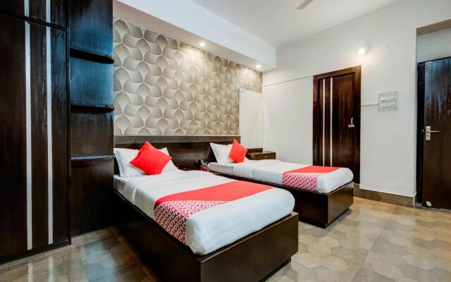 OYO Flagship 14008 Hotel The Avenue