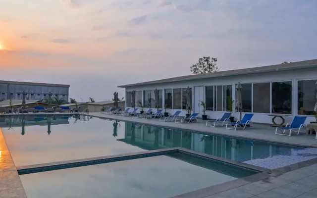 Elegant Waterfront Resort