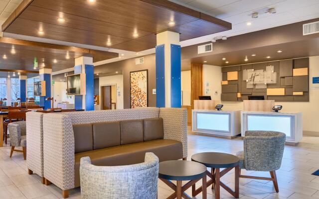 Holiday Inn Express & Suites Salem North - Keizer, an IHG Hotel