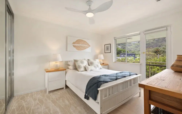 Sunrise Cove 2-bed Apartment at Newport Beach