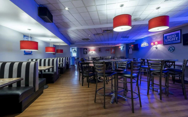 Red Roof Inn PLUS+ Newark Liberty Airport - Carteret