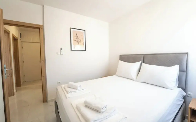 Meridian Pool Residences