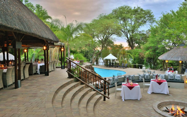 Cresta Mowana Safari Resort & Spa