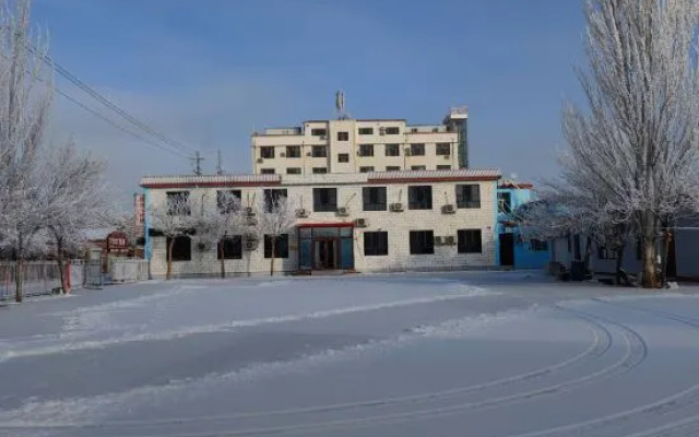 Ejinaqi Luxing Hostel