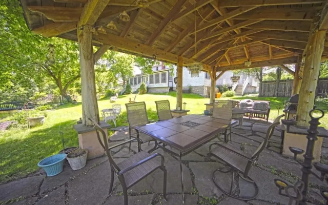 The Hayden Creek Inn