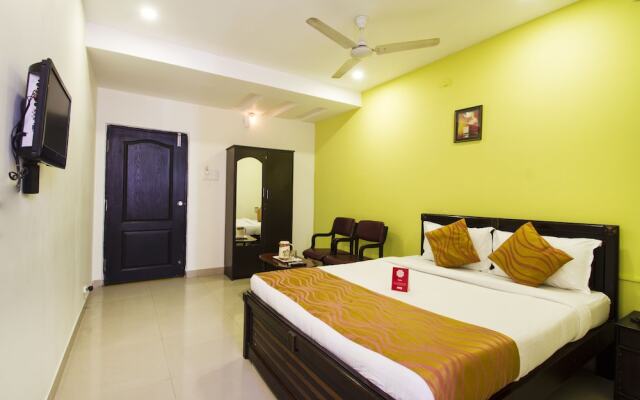 OYO 8618 Mourya Grand