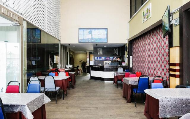 OYO 717 MR J Hotel Wakaf Che Yeh 2