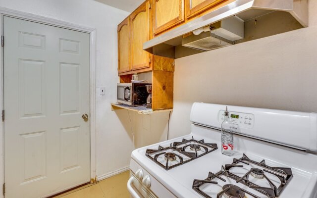 Los Angeles Vacation Rental: 9 Mi to Downtown!