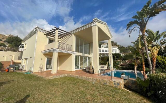 Villa Olga MARBELLA- GOLDEN MILE -Breathtaking SEA VIEW- PRIVATE POOL