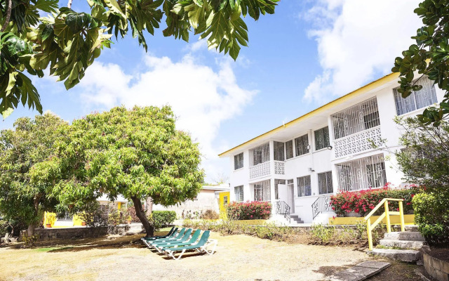 Adulo Apartments