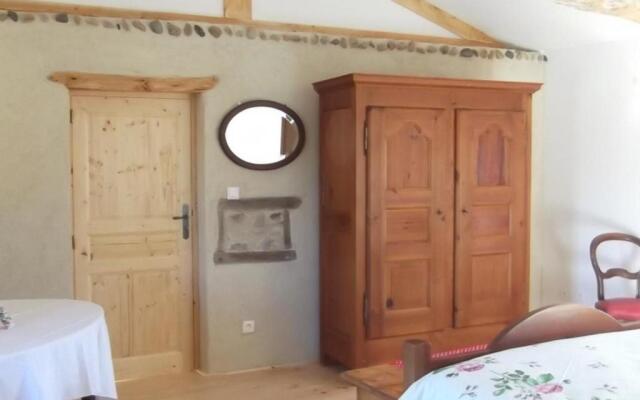 Gîte Saint-Georges-de-Baroille, 4 pièces, 7 personnes - FR-1-496-170