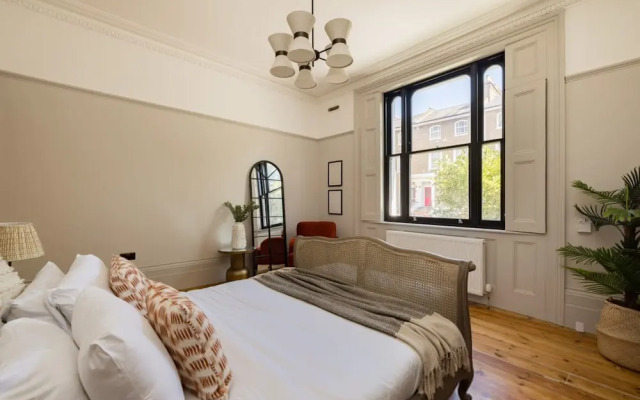 The Tyrwhitt Road Place - Lovely 2bdr Flat With Garden