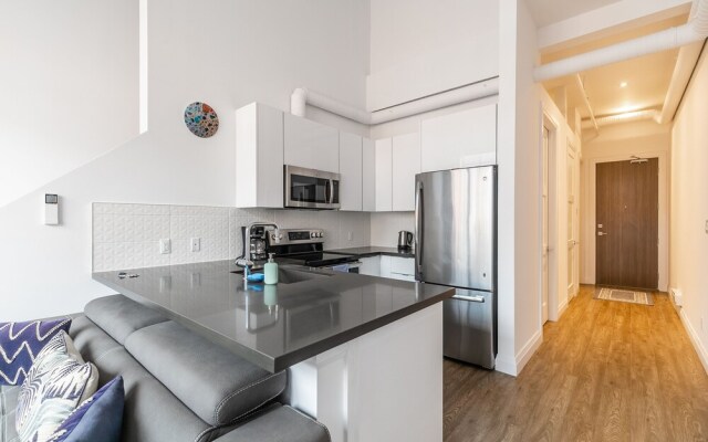 GLOBALSTAY. Dundurn LOFTS. Free parking